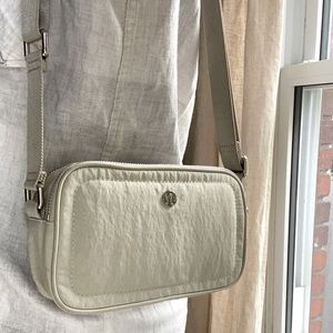 Lululemon crossbody camera bag